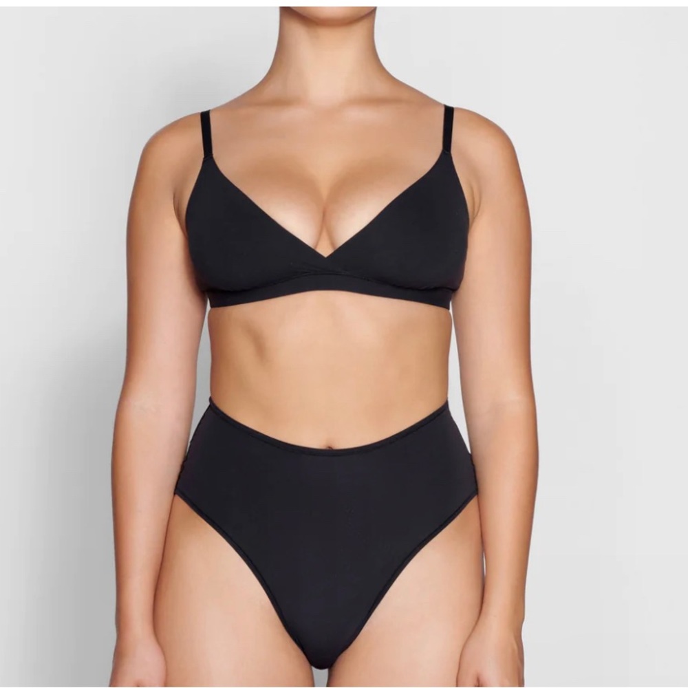 NEW Skims FITS EVERYBODY FULL BRIEF 2X